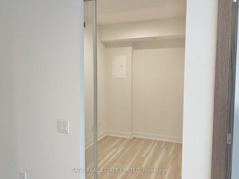 Photo 13 at 801 - 17 Bathurst Street, Waterfront Communities C1, Toronto