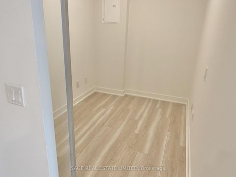 Photo 15 at 801 - 17 Bathurst Street, Waterfront Communities C1, Toronto