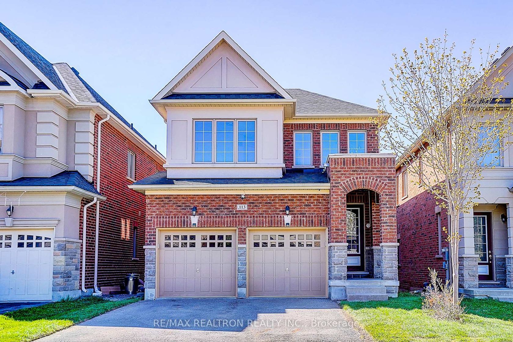 113 Riding Mountain Drive, Jefferson, Richmond Hill photo number 2