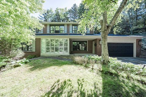Photo 1 at 1 Campbell Crescent, York Mills, Toronto