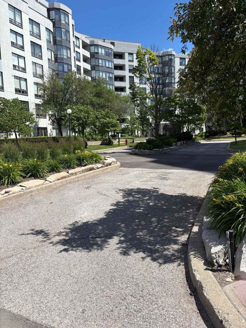 Photo 1 at 412 - 333 CLARK Avenue W, Yorkhill, Vaughan