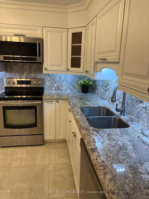 Photo 19 at 412 - 333 CLARK Avenue W, Yorkhill, Vaughan