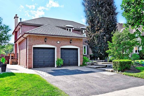 Photo 1 at 425 Easy Street, Mill Pond, Richmond Hill