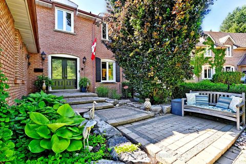 Photo 2 at 425 Easy Street, Mill Pond, Richmond Hill