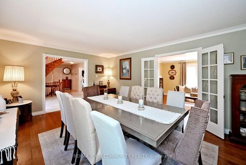 Photo 6 at 425 Easy Street, Mill Pond, Richmond Hill