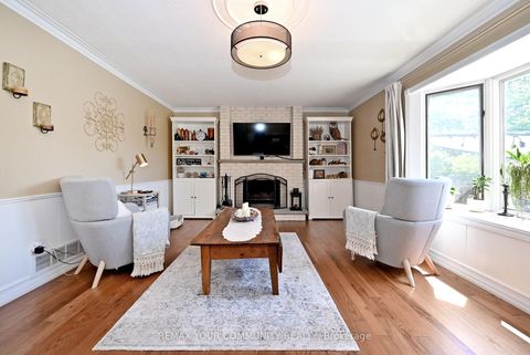 Photo 13 at 425 Easy Street, Mill Pond, Richmond Hill