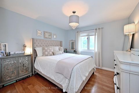 Photo 22 at 425 Easy Street, Mill Pond, Richmond Hill