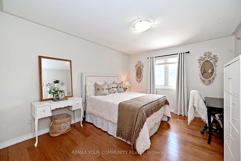 Photo 23 at 425 Easy Street, Mill Pond, Richmond Hill