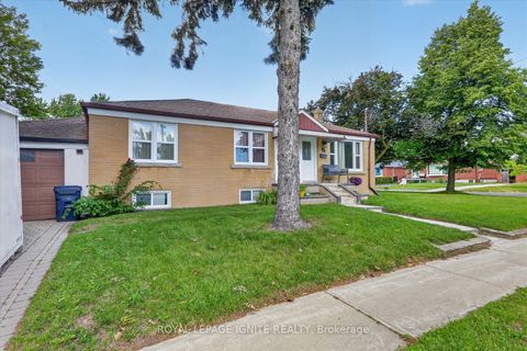 Photo 1 at 20 Alanbury Crescent, Woburn, Toronto