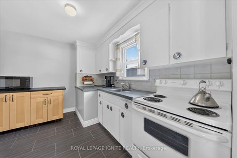 Photo 10 at 20 Alanbury Crescent, Woburn, Toronto