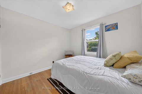 Photo 15 at 20 Alanbury Crescent, Woburn, Toronto