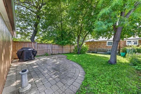 Photo 27 at 20 Alanbury Crescent, Woburn, Toronto