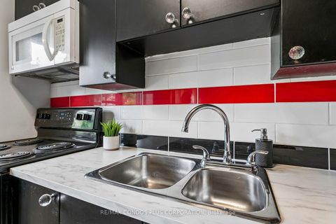 Photo 18 at 101 - 185 Stephen Drive, Queensway, Toronto