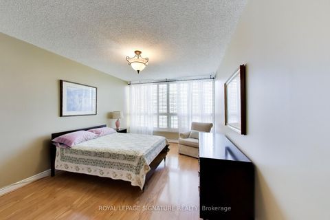 Photo 9 at 1802 - 1 Clark Avenue W, Yorkhill, Vaughan