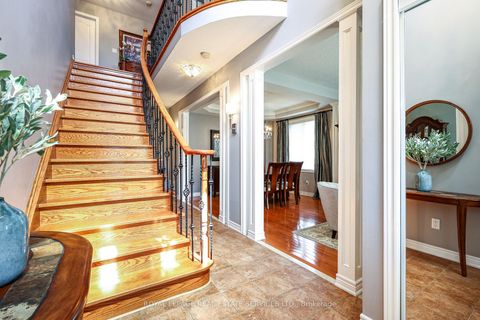 Photo 3 at 140 Humber Forest Court, Sonoma Heights, Vaughan