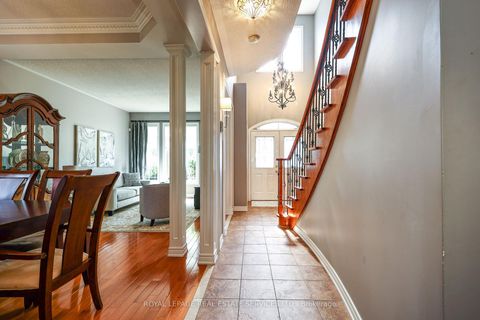 Photo 4 at 140 Humber Forest Court, Sonoma Heights, Vaughan