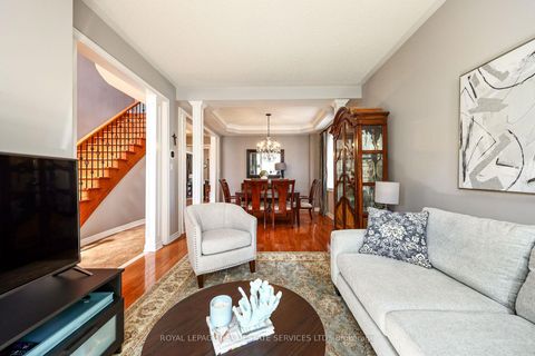 Photo 8 at 140 Humber Forest Court, Sonoma Heights, Vaughan