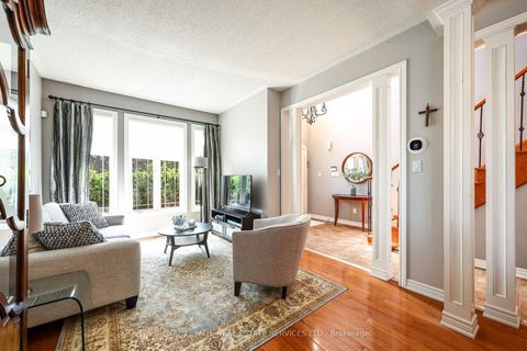 Photo 11 at 140 Humber Forest Court, Sonoma Heights, Vaughan