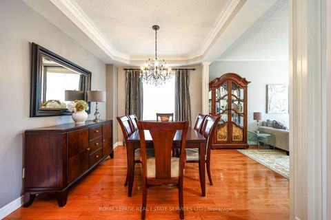 Photo 12 at 140 Humber Forest Court, Sonoma Heights, Vaughan