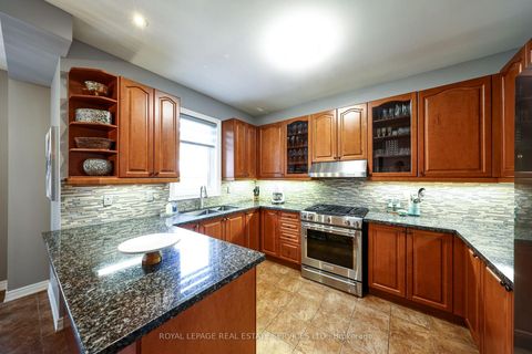 Photo 15 at 140 Humber Forest Court, Sonoma Heights, Vaughan