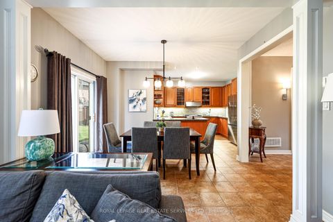 Photo 18 at 140 Humber Forest Court, Sonoma Heights, Vaughan