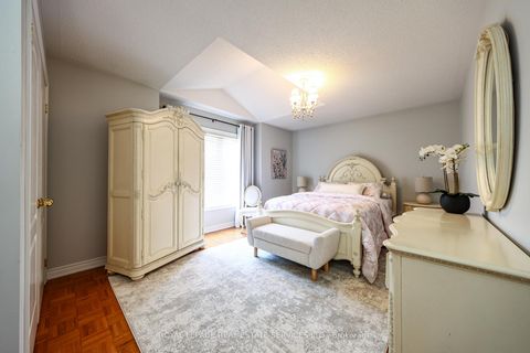 Photo 31 at 140 Humber Forest Court, Sonoma Heights, Vaughan