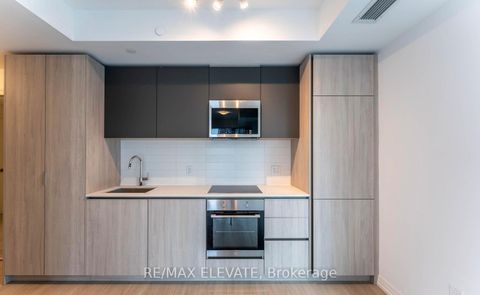 Photo 2 at 3029 - 28 Widmer Street, Waterfront Communities C1, Toronto