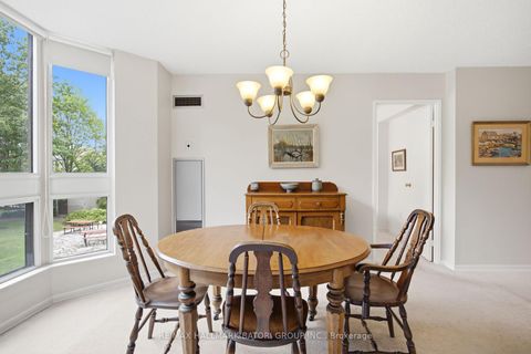 Photo 12 at 211 - 10 Kenneth Avenue, Willowdale East, Toronto