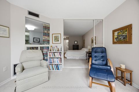 Photo 21 at 211 - 10 Kenneth Avenue, Willowdale East, Toronto