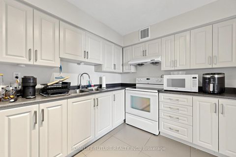Photo 14 at 709 - 3380 Eglinton Avenue E, Scarborough Village, Toronto