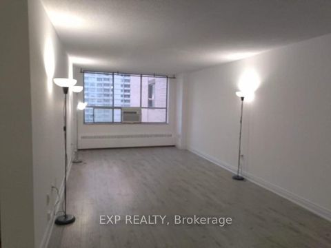 Photo 2 at 816 - 320 Dixon Road, The Westway, Toronto