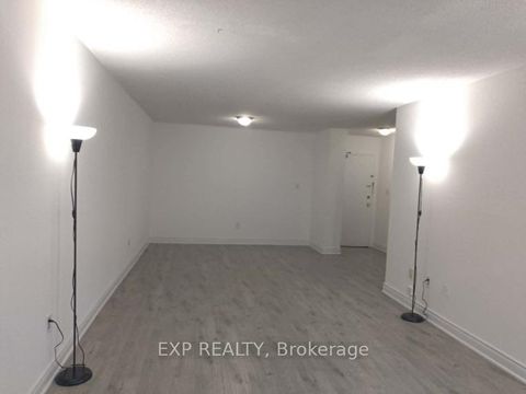 Photo 3 at 816 - 320 Dixon Road, The Westway, Toronto