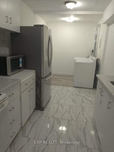 Photo 5 at 816 - 320 Dixon Road, The Westway, Toronto