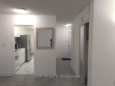 Photo 7 at 816 - 320 Dixon Road, The Westway, Toronto