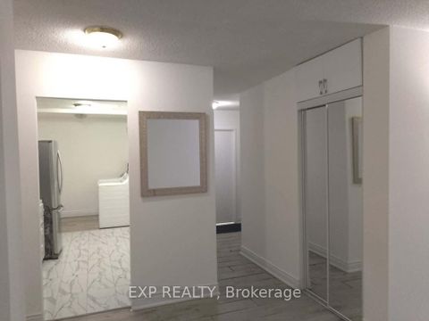 Photo 8 at 816 - 320 Dixon Road, The Westway, Toronto