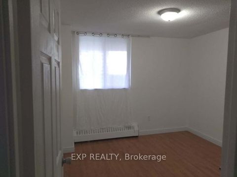 Photo 10 at 816 - 320 Dixon Road, The Westway, Toronto