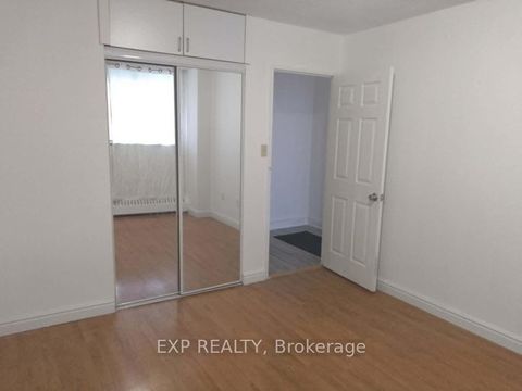 Photo 11 at 816 - 320 Dixon Road, The Westway, Toronto