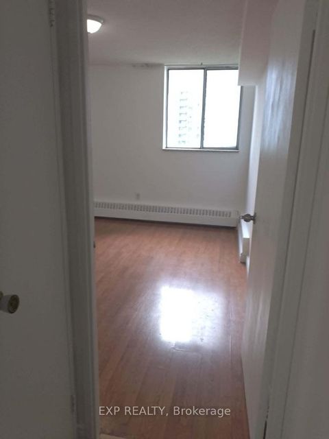 Photo 12 at 816 - 320 Dixon Road, The Westway, Toronto