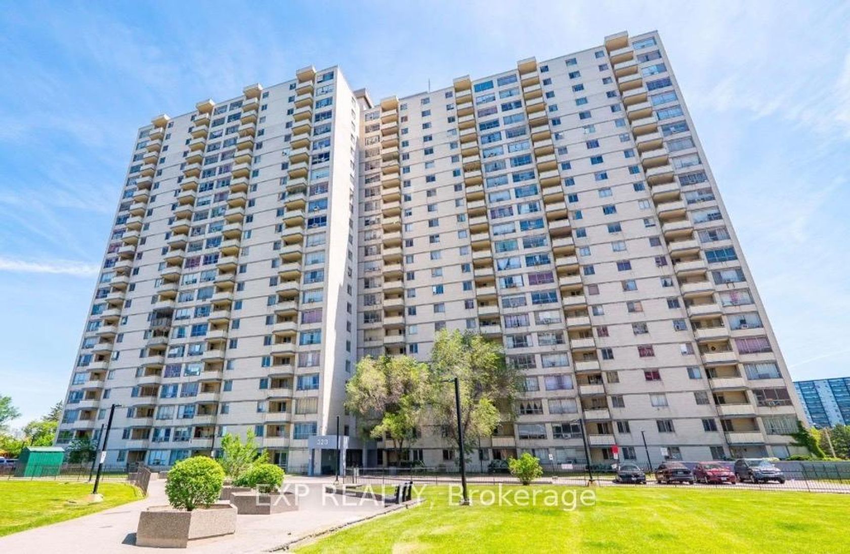 816 - 320 Dixon Road, The Westway, Toronto photo number 2