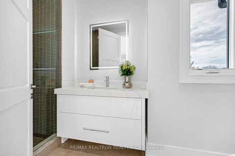 Photo 17 at 16 Ballyronan Road, Don Mills, Toronto