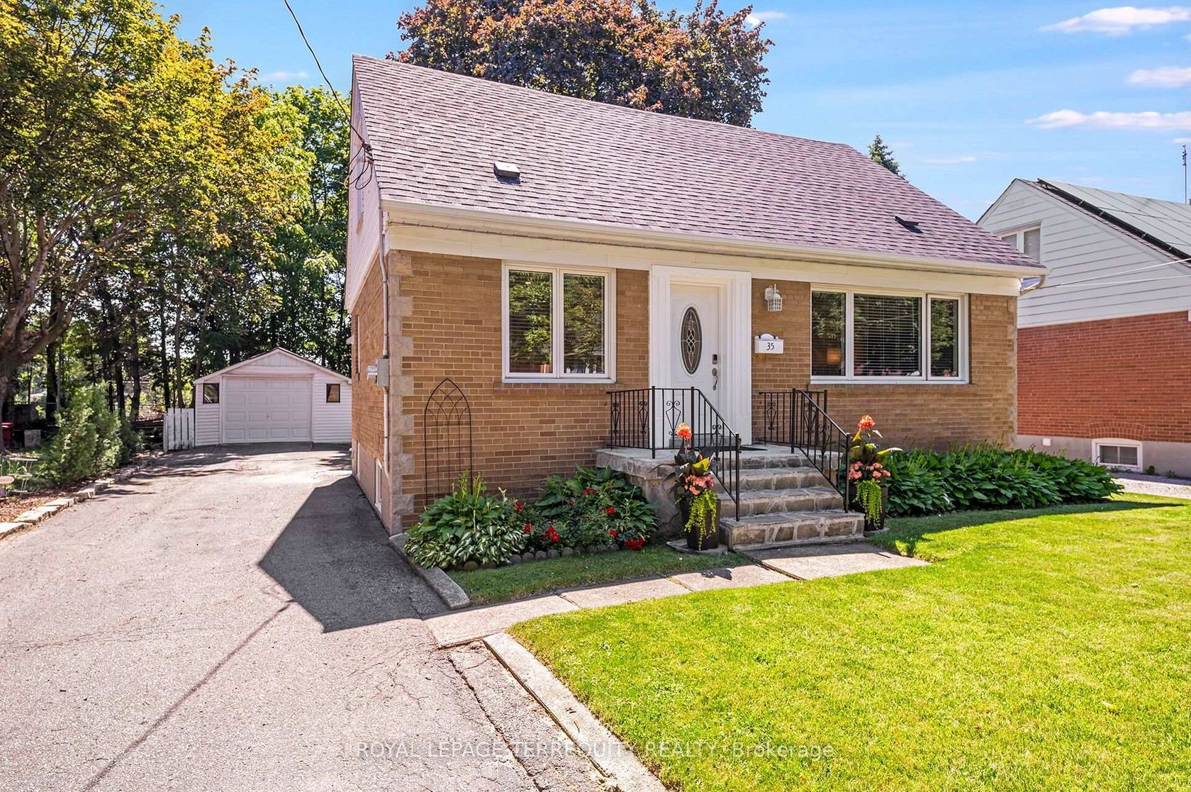 35 Jodphur Avenue, Pelmo Park W5, Toronto 