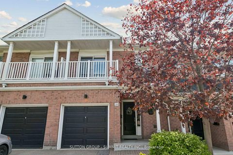 Photo 1 at 10 Tamarack Circle, The Westway, Toronto
