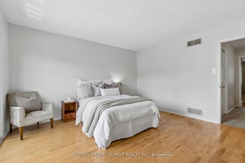 Photo 30 at 10 Tamarack Circle, The Westway, Toronto