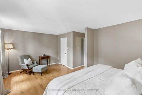 Photo 38 at 10 Tamarack Circle, The Westway, Toronto