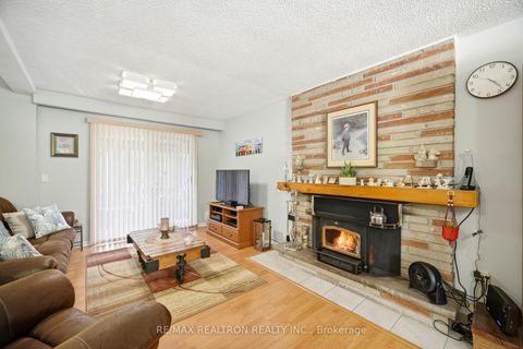 Photo 4 at 14426 Jane Street, Rural King, King