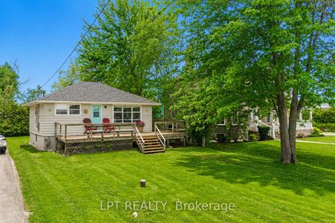 Photo 1 at 17 Lake Drive E, Historic Lakeshore Communities, Georgina