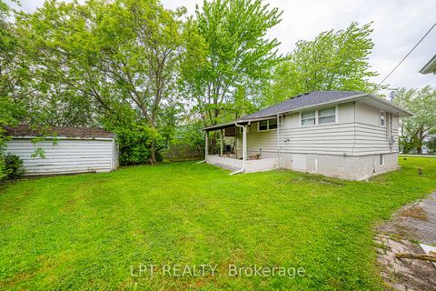 Photo 3 at 17 Lake Drive E, Historic Lakeshore Communities, Georgina