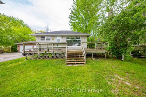 Photo 4 at 17 Lake Drive E, Historic Lakeshore Communities, Georgina