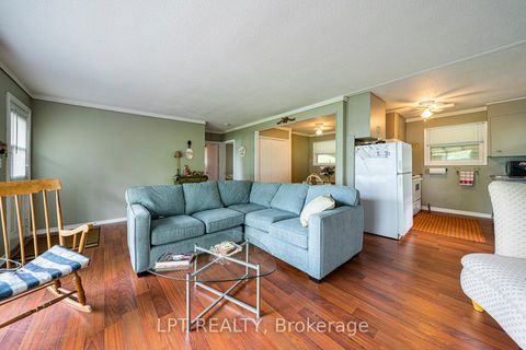 Photo 13 at 17 Lake Drive E, Historic Lakeshore Communities, Georgina