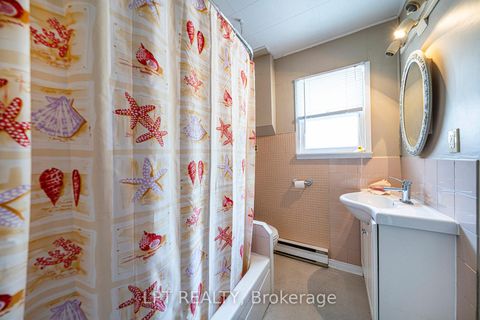 Photo 21 at 17 Lake Drive E, Historic Lakeshore Communities, Georgina